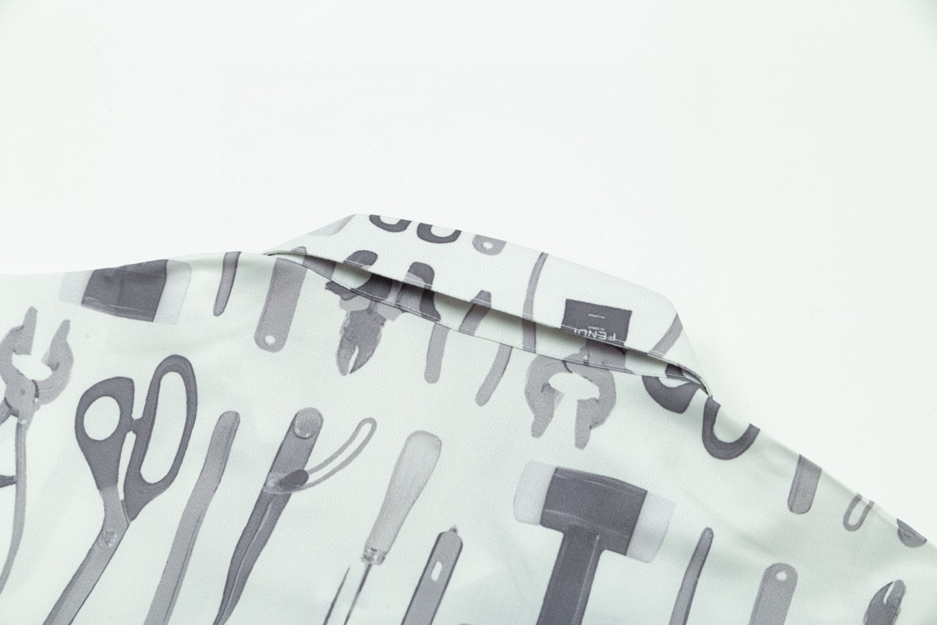 FENDI 芬迪 工匠工具図案長袖衬衫 高品質デザイン