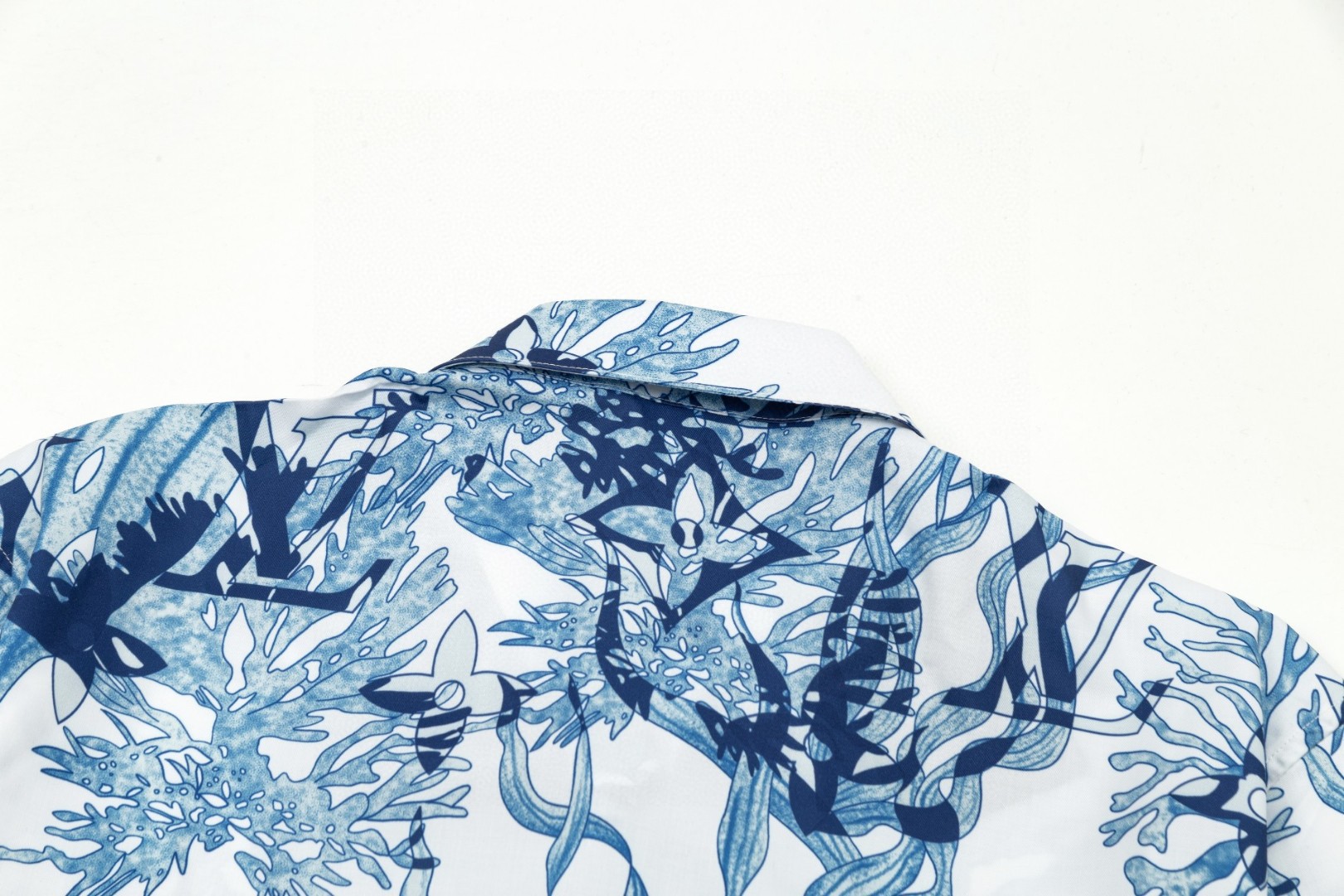 LV 路易威登 珊瑚海草老花ロゴ長袖シャツ 高級版