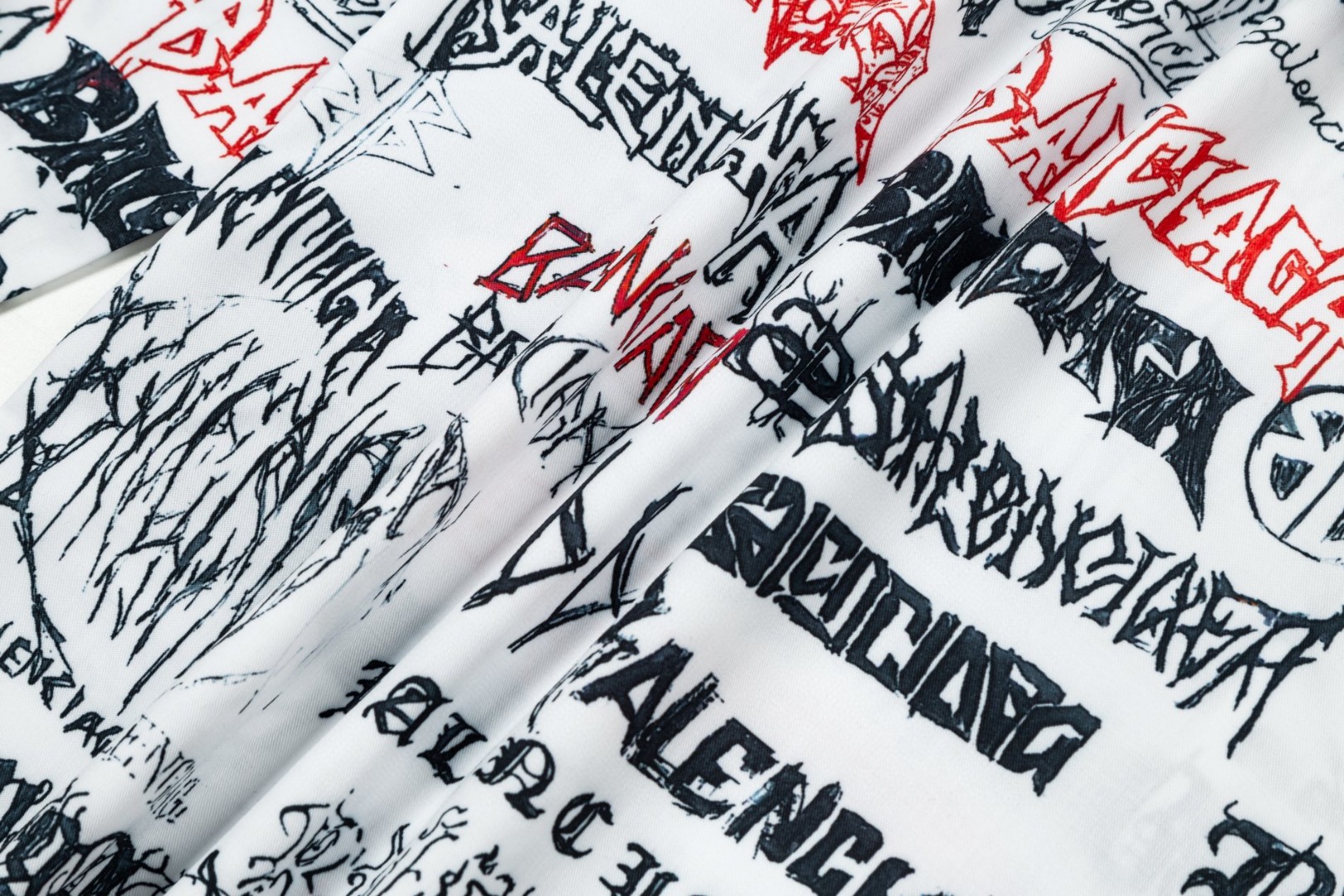 Balenciaga 爆款 龙年限定 Logo衬衫 高級感あふれるデザイン