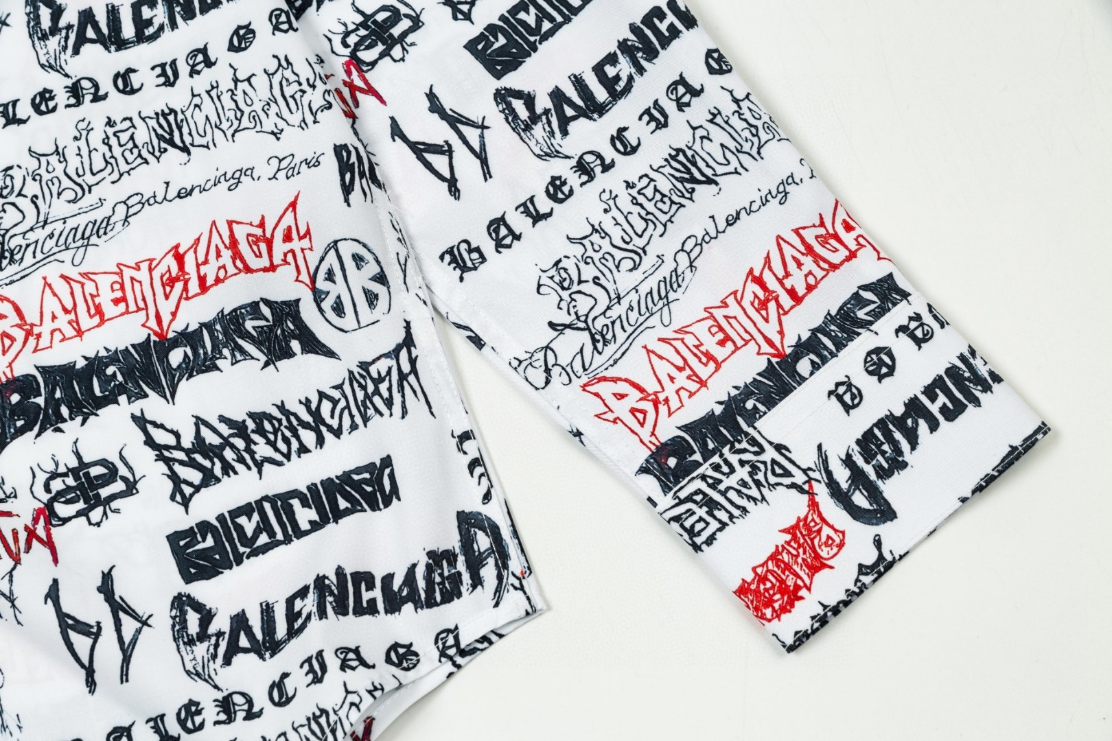 Balenciaga 爆款 龙年限定 Logo衬衫 高級感あふれるデザイン