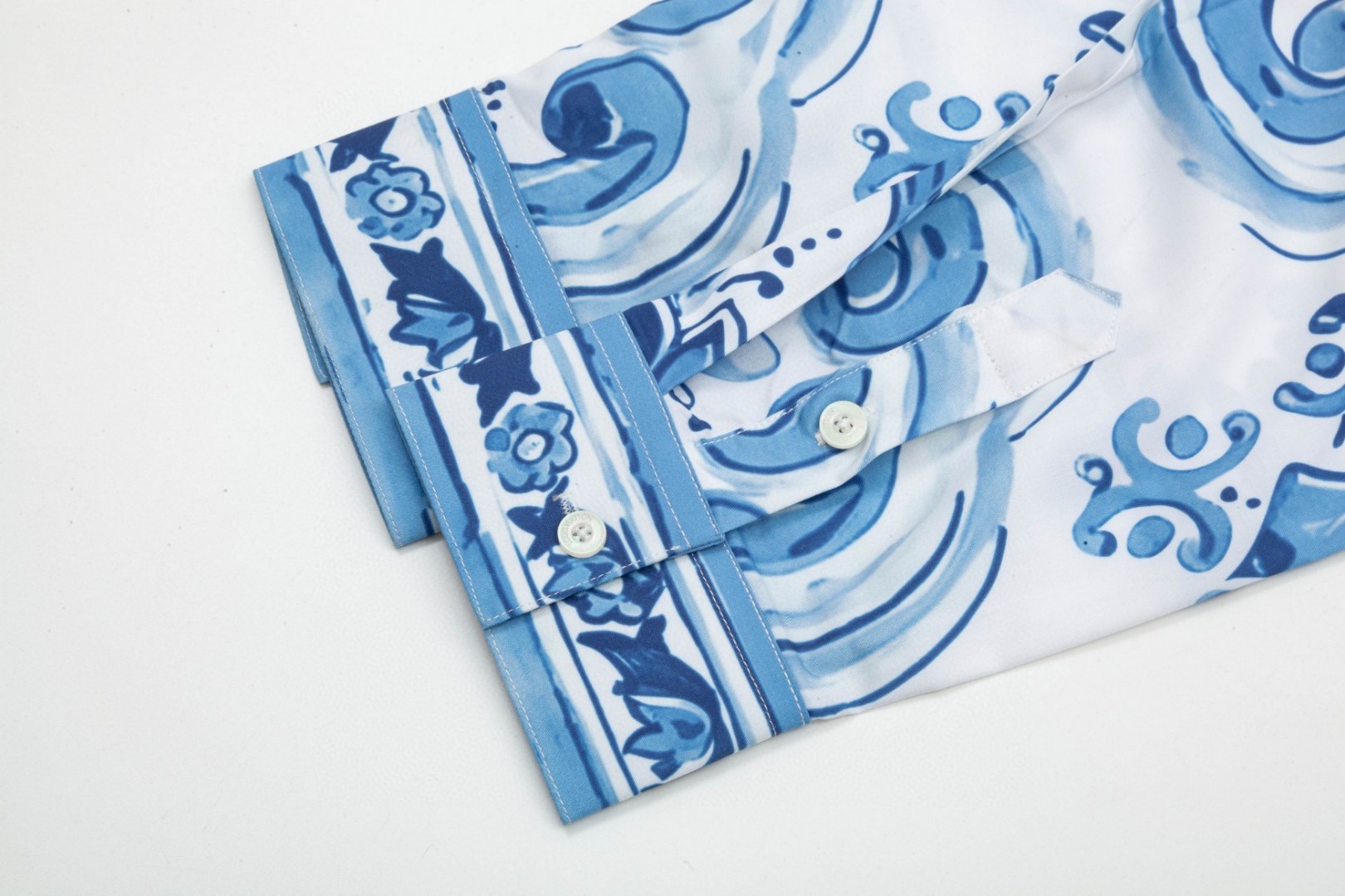 杜嘉班纳 マヨリカ数码印花Hawaii長袖衬衫 高級感あふれる針細工