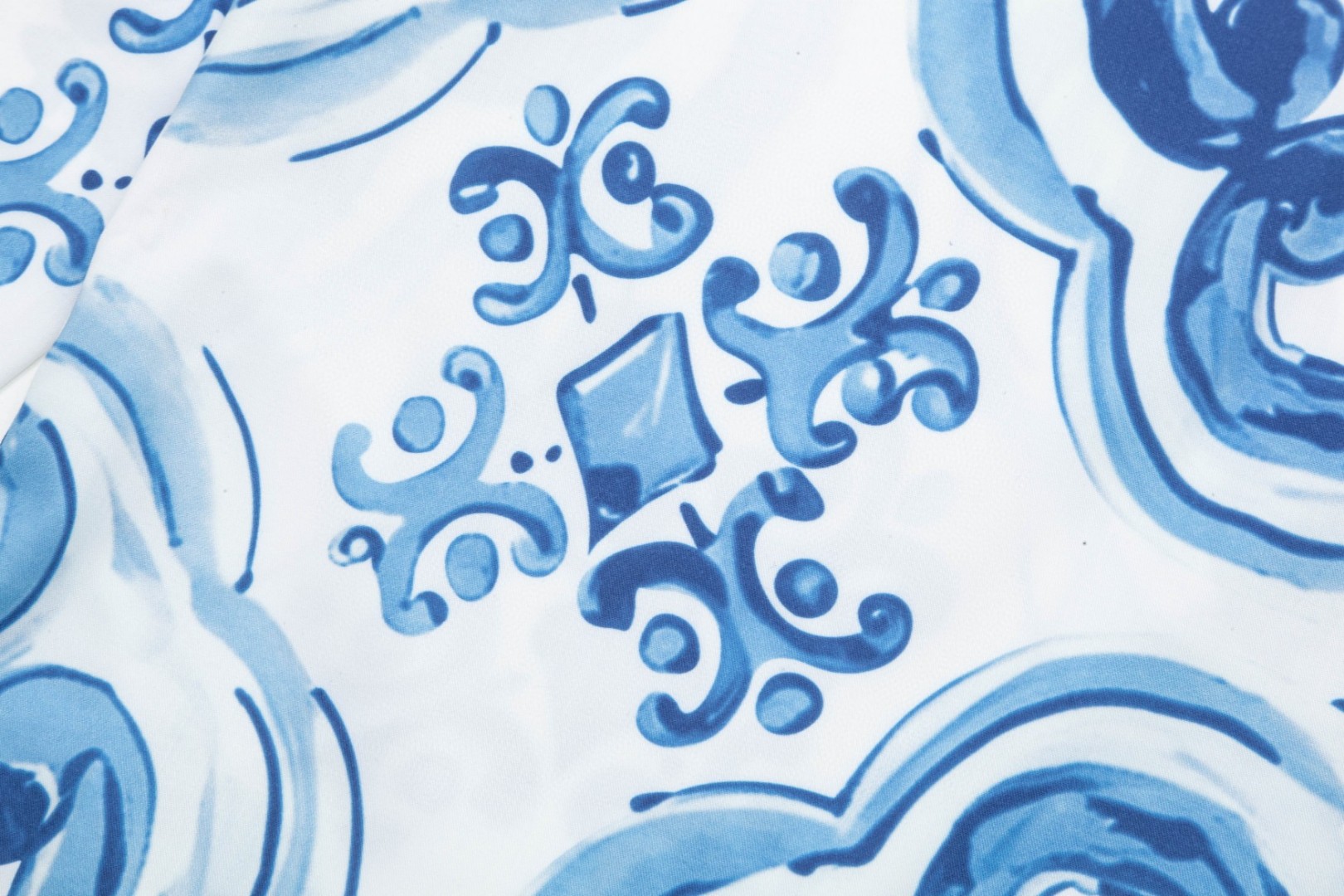 杜嘉班纳 マヨリカ数码印花Hawaii長袖衬衫 高級感あふれる針細工