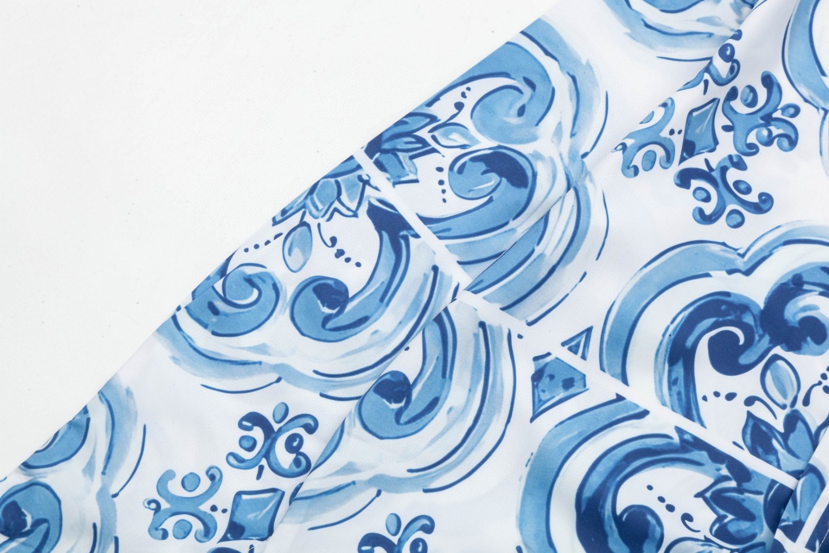 杜嘉班纳 マヨリカ数码印花Hawaii長袖衬衫 高級感あふれる針細工