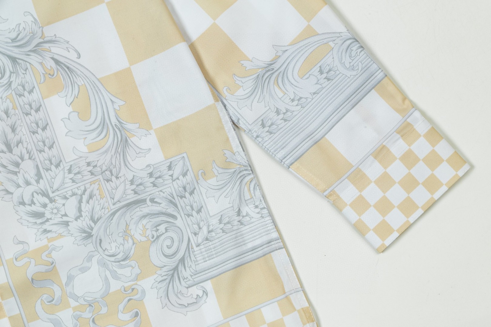 Versace 美杜莎宮廷風 数字印花長袖衬衫 高品質仕立て