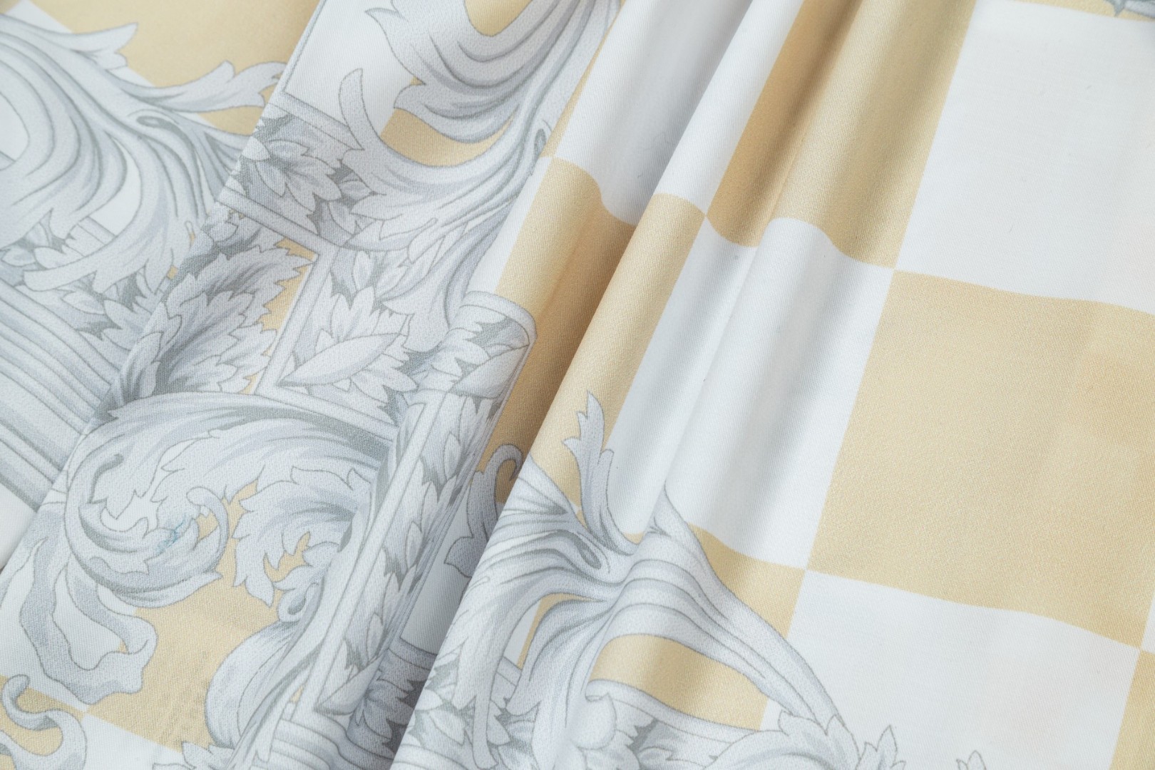 Versace 美杜莎宮廷風 数字印花長袖衬衫 高品質仕立て