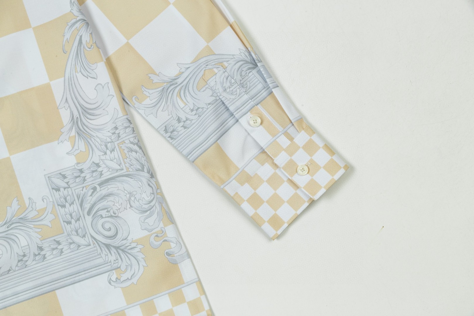 Versace 美杜莎宮廷風 数字印花長袖衬衫 高品質仕立て