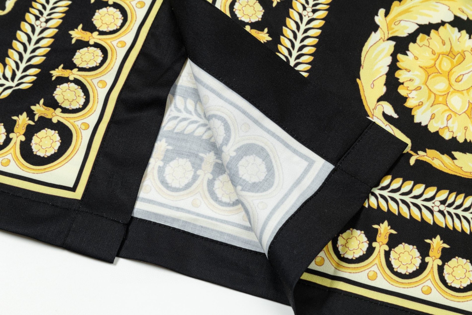 Versace 美杜莎宮廷風 数碼印花長袖衬衫 高端版本