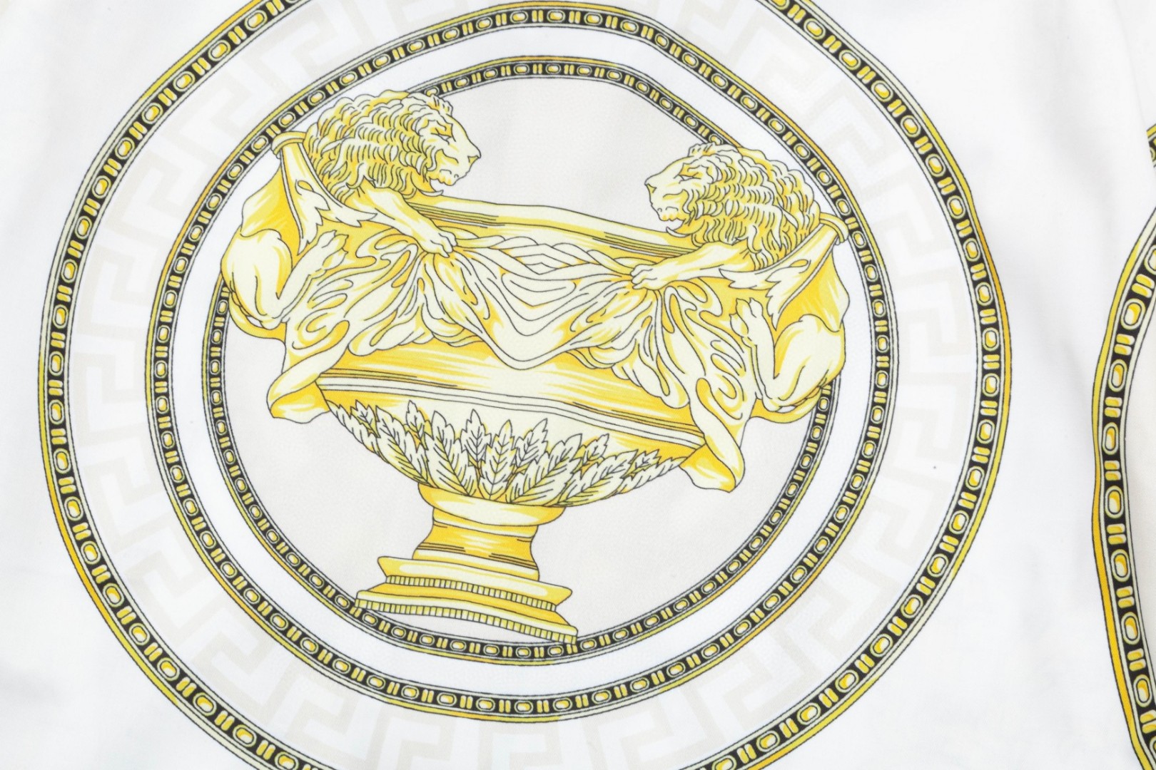 Versace 美杜莎宮廷風数码印花長袖衬衫 高級感溢れるデザイン