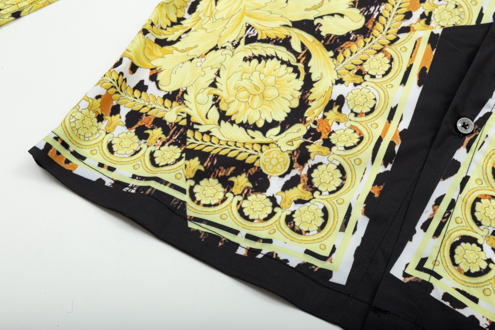 Versace 美杜莎宮廷風数码印花長袖衬衫 高端バージョン