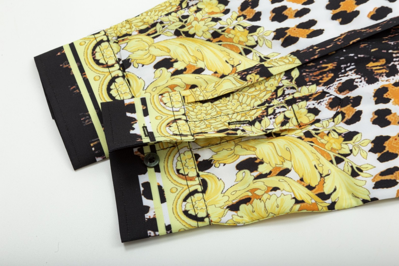 Versace 美杜莎宮廷風数码印花長袖衬衫 高端バージョン