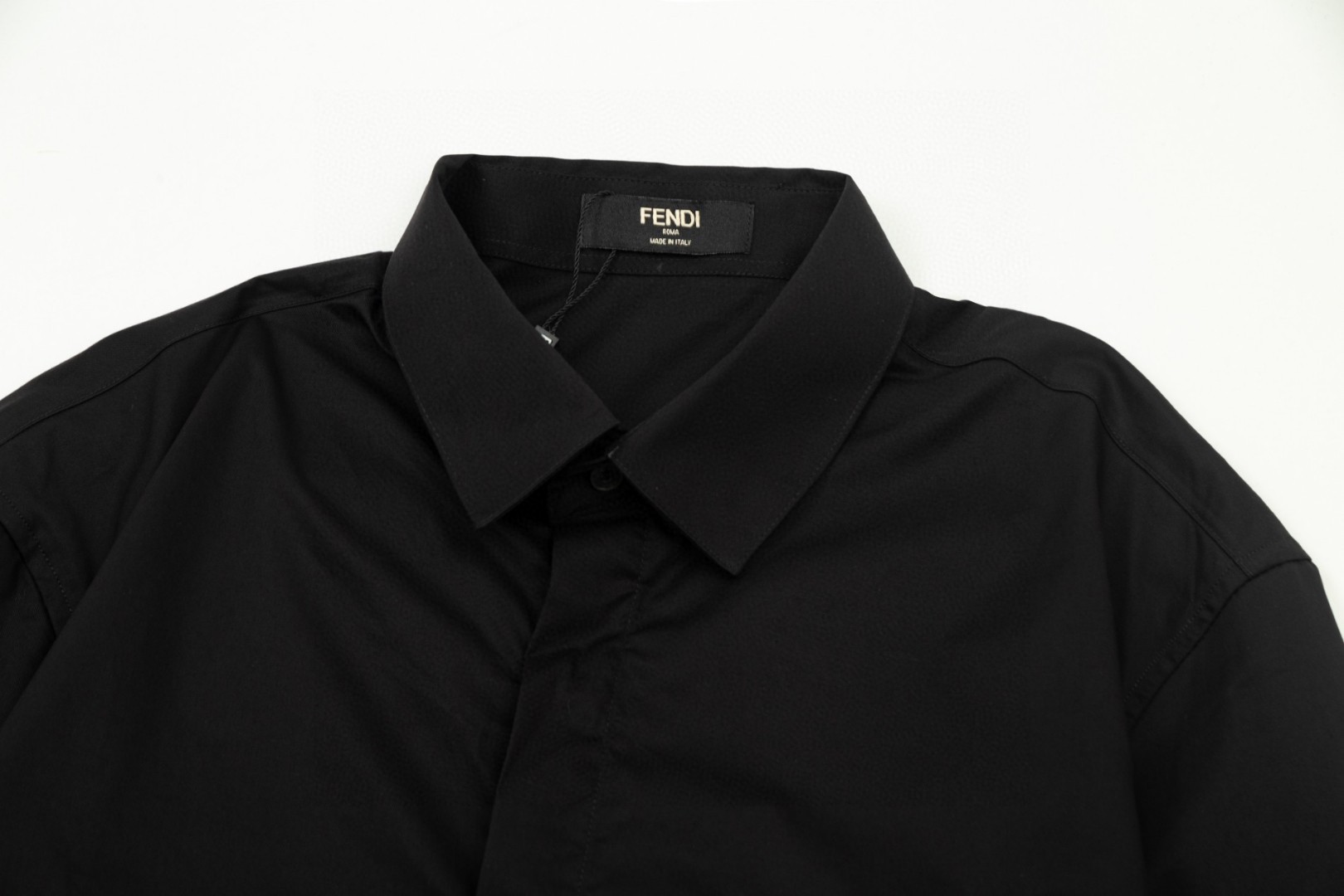 FENDI 胸前悪魔小眼睛デザインの刺繍長袖シャツ