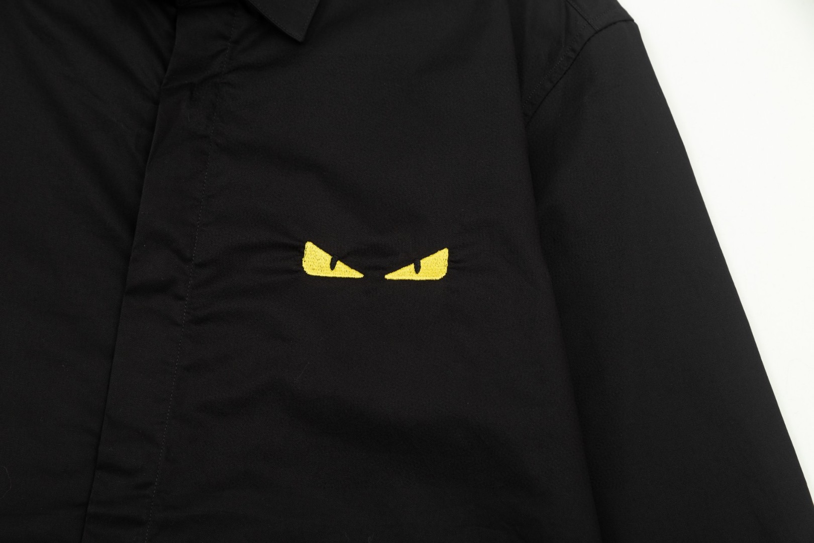 FENDI 胸前悪魔小眼睛デザインの刺繍長袖シャツ
