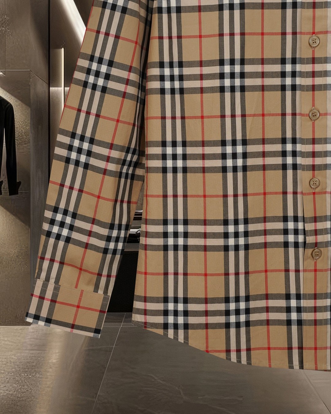P148 巴宝莉 burberry
爆款来袭 🅱️字母胶印vintage 男女同款格纹长袖衬衫系列 2025ss官网新款长袖 衬衫 衬衣，精美工艺 高端版本，专柜定制面料 透气舒适度高，精工制作，细节处理完美无可挑剔，✅定制logo刻字纽扣，三标齐全。品牌元素设计理念，体现高品质。手感细腻柔软！呈现休闲裁剪，上身版型超赞！🐍码数：M-XXL
