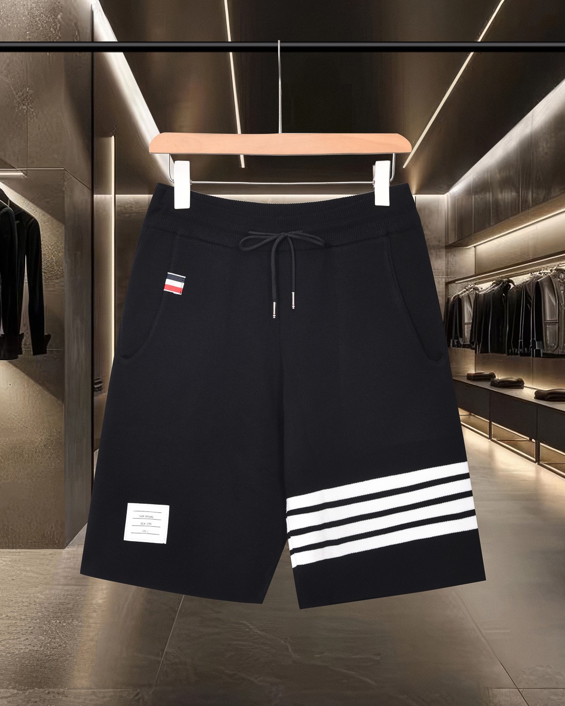 （隔天出货） Thom Browne TB/汤姆布朗 拼色四杠针织休闲运动短裤 2025ss官网新款原版面料 官方同款 短裤定制 网纱毛衣针织面料 高端版本，专柜定制面料 透气舒适度高，精工制作，细节处理完美无可挑剔，✅定制logo刻字纽…