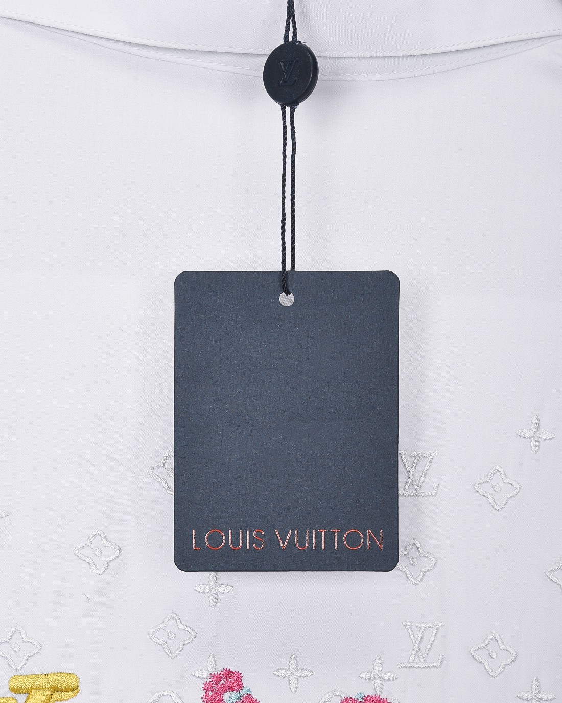 Louis Vuitton ロゴ刺繍長袖シャツ 重工芸デザイン 高級感溢れる