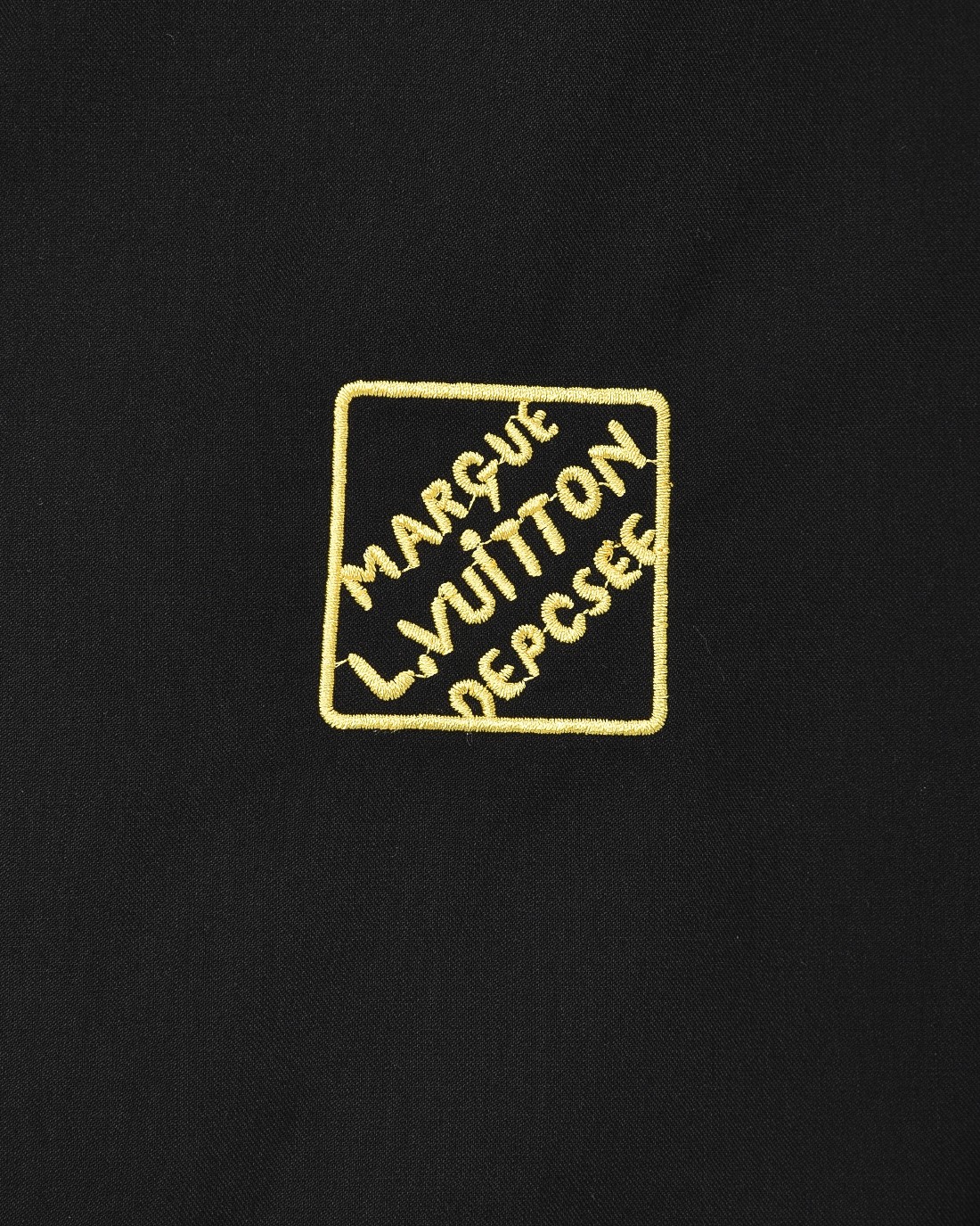 Louis Vuitton刺繍ロゴ長袖シャツ - 高級感溢れる春夏スタイル