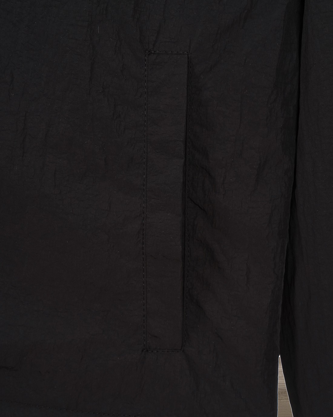 🅿450
 bur 巴宝莉 burberry🔥爆款来袭  🅱️ 双面两穿及腰短款 Vintage 格纹 王牌货品，双面穿复古菱格格纹连帽夹克外套，双面穿格纹复古的时髦 ，永远都不褪流行，黑色一面的采用聚酯纤维面料防水防风，控温棉服夹克外套 精美工艺 高端版本，专柜定制面料 透气舒适度高，精工制作，细节处理完美无可挑剔，✅定制logo刻字纽扣，三标齐全。品牌元素设计理念，体现高品质。手感细腻柔软！呈现休闲裁剪，上身版型超赞！🐍码数：S-XXL