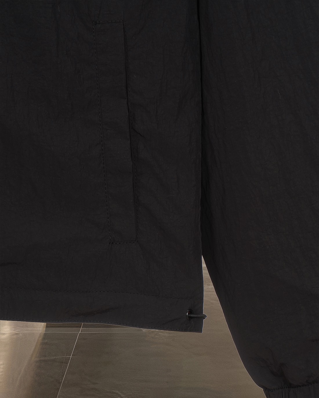 🅿450
 bur 巴宝莉 burberry🔥爆款来袭  🅱️ 双面两穿及腰短款 Vintage 格纹 王牌货品，双面穿复古菱格格纹连帽夹克外套，双面穿格纹复古的时髦 ，永远都不褪流行，黑色一面的采用聚酯纤维面料防水防风，控温棉服夹克外套 精美工艺 高端版本，专柜定制面料 透气舒适度高，精工制作，细节处理完美无可挑剔，✅定制logo刻字纽扣，三标齐全。品牌元素设计理念，体现高品质。手感细腻柔软！呈现休闲裁剪，上身版型超赞！🐍码数：S-XXL