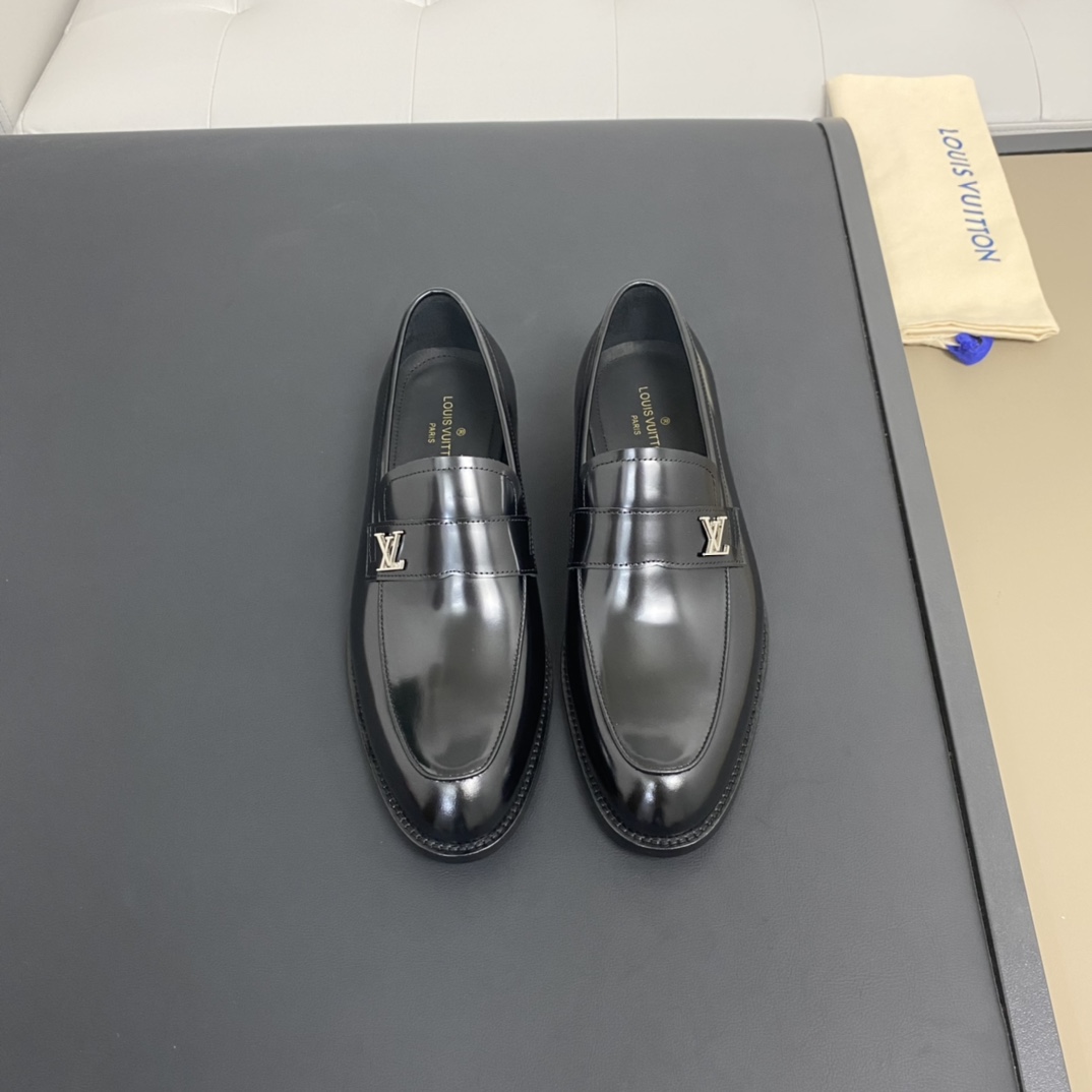 NO:271969,【L*V】Stylish formal leather sole classic leather shoes!  goods!  Top-grade handicrafts [Strong] Italy imported raw leather calf lacquer leather (super texture and feel), imported calf leather inside, fully imported leather leather big bottom!  !  Super ritual sense!  Gentlemanly style!  size:39-44 (38.45.46 customized), cowhide,Leather soles19860909【L*V】时尚正装皮底经典款小皮鞋型！货！顶级手工艺[强]意大利全面进口原皮料小牛漆面皮(超强质感、手感),内里进口小牛皮,全进口皮丕真皮大底！！超级仪式感！绅士风！size:39-44(38.45.46定做）,,cowhide,Leather soles,Men's shoes