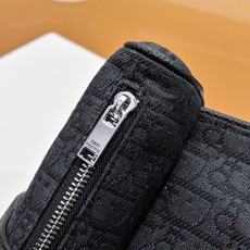 配全套折叠礼盒🎁迪马鞍包(情侣款)马鞍包(原单品质)男士单品分享 斜挎包 男款的Sad 配全套折叠礼盒🎁迪马鞍包(情侣款)马鞍包(原单品质)男士单品分享 斜挎包 男款的Sad