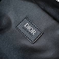 DIOR 迪奥SAFARI信使包 CD刺绣针织相机包 🚹男女通用斜挎包 单肩包 采用精湛镶嵌细工,经典百 DIOR 迪奥SAFARI信使包 CD刺绣针织相机包 🚹男女通用斜挎包 单肩包 采用精湛镶嵌细工,经典百