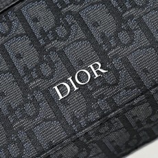 DIOR 迪奥SAFARI信使包 CD刺绣针织相机包 🚹男女通用斜挎包 单肩包 采用精湛镶嵌细工,经典百 DIOR 迪奥SAFARI信使包 CD刺绣针织相机包 🚹男女通用斜挎包 单肩包 采用精湛镶嵌细工,经典百