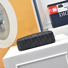 DIOR 迪奥SAFARI信使包 CD刺绣针织相机包 🚹男女通用斜挎包 单肩包 采用精湛镶嵌细工,经典百 DIOR 迪奥SAFARI信使包 CD刺绣针织相机包 🚹男女通用斜挎包 单肩包 采用精湛镶嵌细工,经典百
