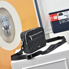 DIOR 迪奥SAFARI信使包 CD刺绣针织相机包 🚹男女通用斜挎包 单肩包 采用精湛镶嵌细工,经典百 DIOR 迪奥SAFARI信使包 CD刺绣针织相机包 🚹男女通用斜挎包 单肩包 采用精湛镶嵌细工,经典百