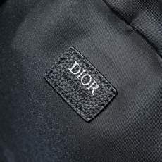 DIOR 迪奥SAFARI信使包 CD刺绣针织相机包 🚹男女通用斜挎包 单肩包 采用精湛镶嵌细工,经典百 DIOR 迪奥SAFARI信使包 CD刺绣针织相机包 🚹男女通用斜挎包 单肩包 采用精湛镶嵌细工,经典百