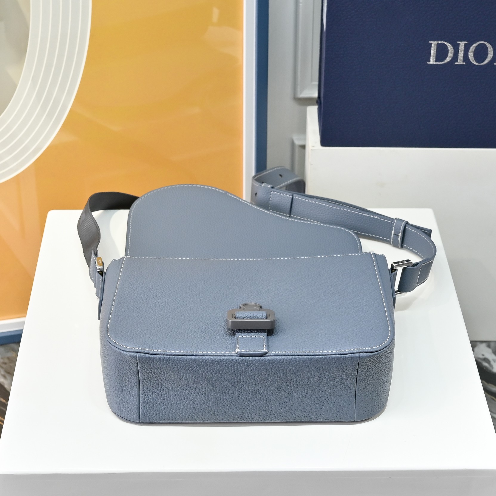 Dior 迪奥  牛仔布马鞍包 SADDLE翻盖邮差包 单肩斜挎包 明星单品 采用优质原厂材质 高端品质