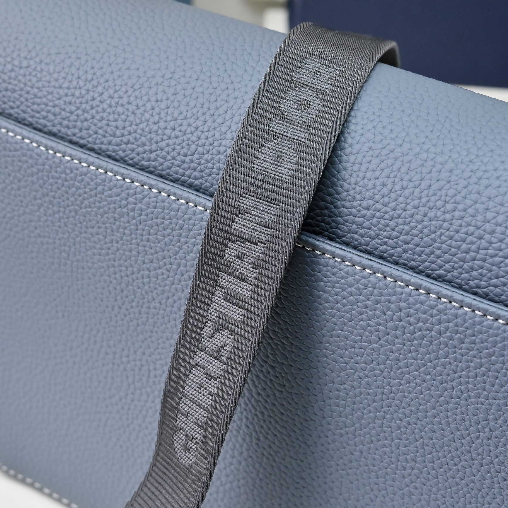Dior 迪奥  牛仔布马鞍包 SADDLE翻盖邮差包 单肩斜挎包 明星单品 采用优质原厂材质 高端品质