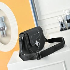 DIOR 迪奥Saddle 磁扣开合可调节肩带 Oblique刺绣牛仔布 马鞍信使包斜挎包男士翻盖单肩 DIOR 迪奥Saddle 磁扣开合可调节肩带 Oblique刺绣牛仔布 马鞍信使包斜挎包男士翻盖单肩