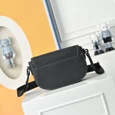 DIOR 迪奥Saddle 磁扣开合可调节肩带 Oblique刺绣牛仔布 马鞍信使包斜挎包男士翻盖单肩 DIOR 迪奥Saddle 磁扣开合可调节肩带 Oblique刺绣牛仔布 马鞍信使包斜挎包男士翻盖单肩
