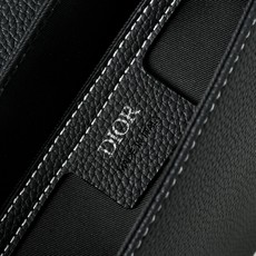 DIOR 迪奥Saddle 磁扣开合可调节肩带 Oblique刺绣牛仔布 马鞍信使包斜挎包男士翻盖单肩 DIOR 迪奥Saddle 磁扣开合可调节肩带 Oblique刺绣牛仔布 马鞍信使包斜挎包男士翻盖单肩