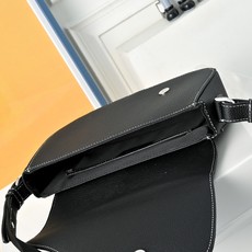 DIOR 迪奥Saddle 磁扣开合可调节肩带 Oblique刺绣牛仔布 马鞍信使包斜挎包男士翻盖单肩 DIOR 迪奥Saddle 磁扣开合可调节肩带 Oblique刺绣牛仔布 马鞍信使包斜挎包男士翻盖单肩
