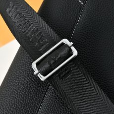 DIOR 迪奥Saddle 磁扣开合可调节肩带 Oblique刺绣牛仔布 马鞍信使包斜挎包男士翻盖单肩 DIOR 迪奥Saddle 磁扣开合可调节肩带 Oblique刺绣牛仔布 马鞍信使包斜挎包男士翻盖单肩