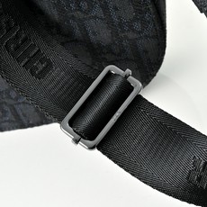 DIOR 迪奥Saddle 磁扣开合可调节肩带 Oblique刺绣牛仔布 马鞍信使包斜挎包男士翻盖单肩 DIOR 迪奥Saddle 磁扣开合可调节肩带 Oblique刺绣牛仔布 马鞍信使包斜挎包男士翻盖单肩