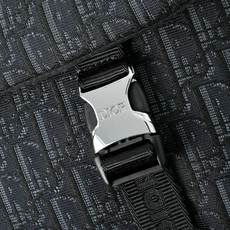 DIOR 迪奥Oblique提花布翻盖邮差包 刺绣单肩斜挎包 采用精湛镶嵌细工,经典百搭 实物拍摄 原厂 DIOR 迪奥Oblique提花布翻盖邮差包 刺绣单肩斜挎包 采用精湛镶嵌细工,经典百搭 实物拍摄 原厂