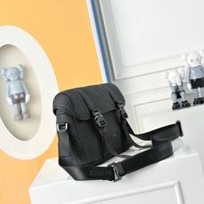 DIOR 迪奥Oblique提花布翻盖邮差包 刺绣单肩斜挎包 采用精湛镶嵌细工,经典百搭 实物拍摄 原厂 DIOR 迪奥Oblique提花布翻盖邮差包 刺绣单肩斜挎包 采用精湛镶嵌细工,经典百搭 实物拍摄 原厂