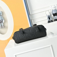 DIOR 迪奥Oblique提花布翻盖邮差包 刺绣单肩斜挎包 采用精湛镶嵌细工,经典百搭 实物拍摄 原厂 DIOR 迪奥Oblique提花布翻盖邮差包 刺绣单肩斜挎包 采用精湛镶嵌细工,经典百搭 实物拍摄 原厂
