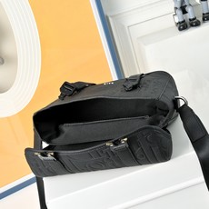 DIOR 迪奥Oblique提花布翻盖邮差包 刺绣单肩斜挎包 采用精湛镶嵌细工,经典百搭 实物拍摄 原厂 DIOR 迪奥Oblique提花布翻盖邮差包 刺绣单肩斜挎包 采用精湛镶嵌细工,经典百搭 实物拍摄 原厂