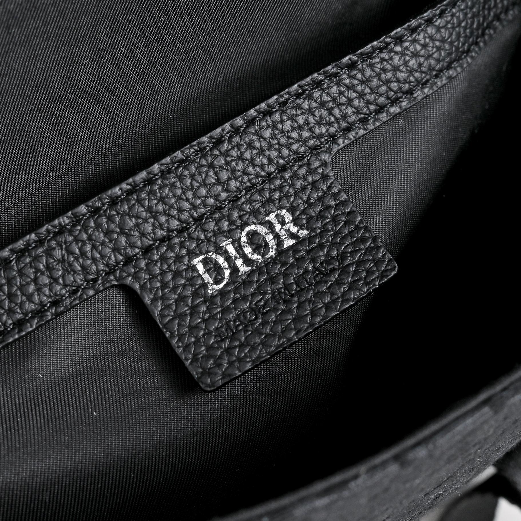 🇫🇷 Dior 迪奥 官网同步 高版本 斜挎单肩背包 永恒不过时的标志性产品 纯原单布料 顶级五金制作 