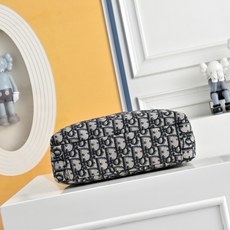 (礼盒包装)迪奥DIOR 新款26ss老花相机包邮差包男生女生背都好看.『品超赞颜值超高的小包你的那个他 (礼盒包装)迪奥DIOR 新款26ss老花相机包邮差包男生女生背都好看.『品超赞颜值超高的小包你的那个他