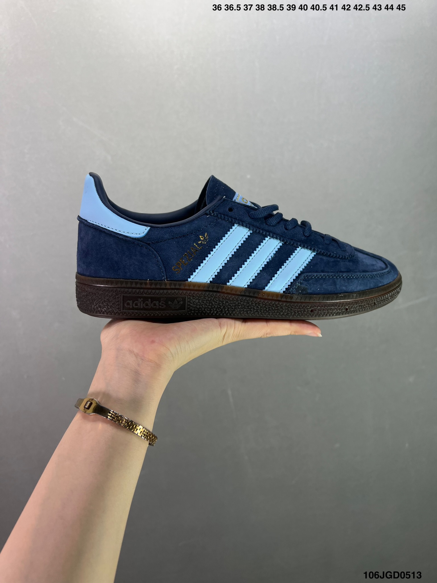 💰110 ✅Ad Handball Spezial 复古单品 阿迪达斯经典款复古休闲板鞋 #原厂原档案开发出品 皮料切割干净无任何毛边 鞋型细节完美 超高清洁度 货号:BD7633 尺码:36 36.5 37 38 38.5 39 40 40.5 41 42 42.5 43 44 44.5 45