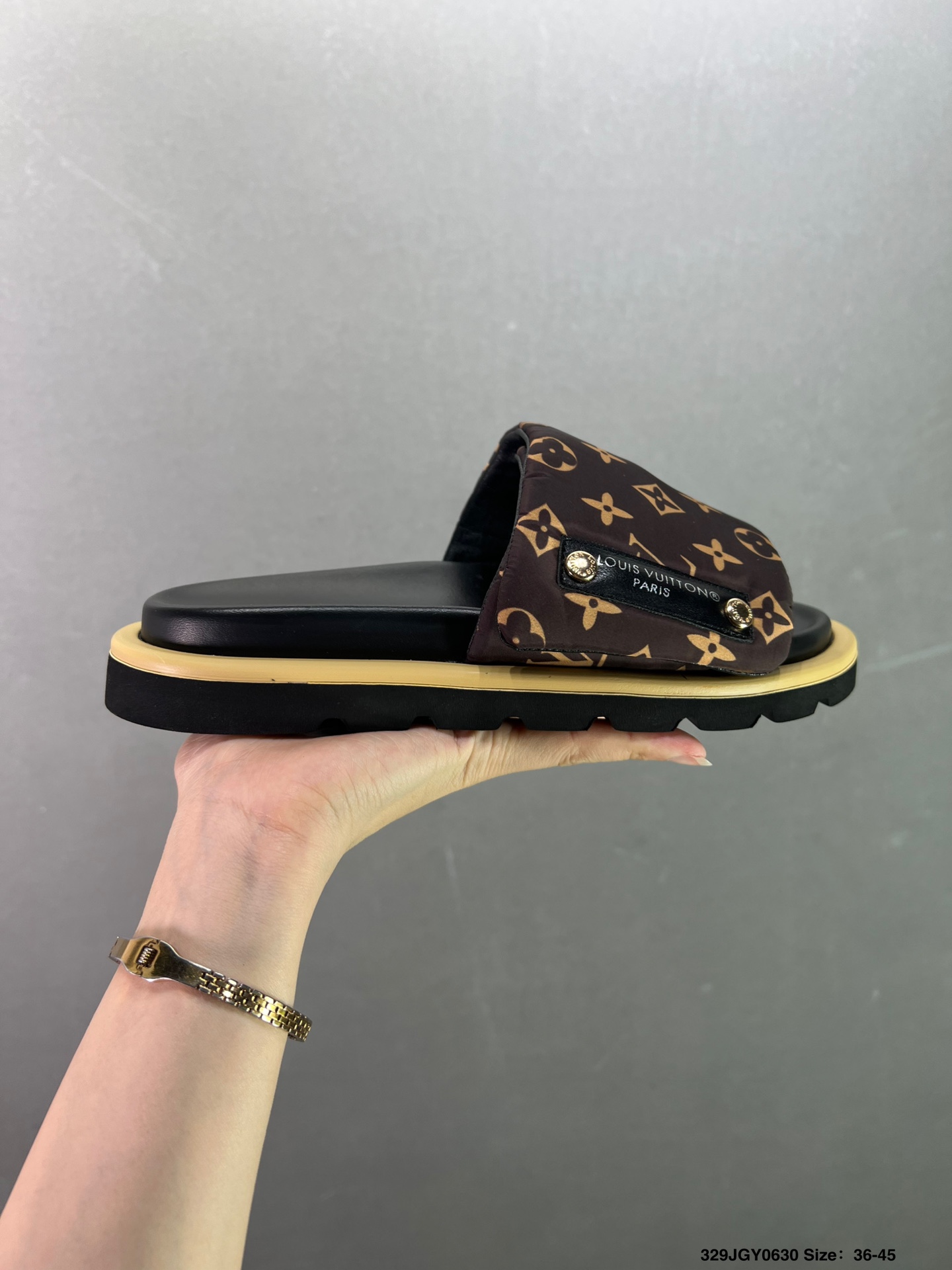✅LV 专柜 最高限定专柜上新  LV情侣厚底魔术贴拖鞋明星同款 网红博主推荐LN◆ 原版开模 代购版本◆ LV 原版3D打印老花 ◆ 内里海绵◆ 水台45CM◆ 原版私膜 真皮大底◆ 全套专柜9