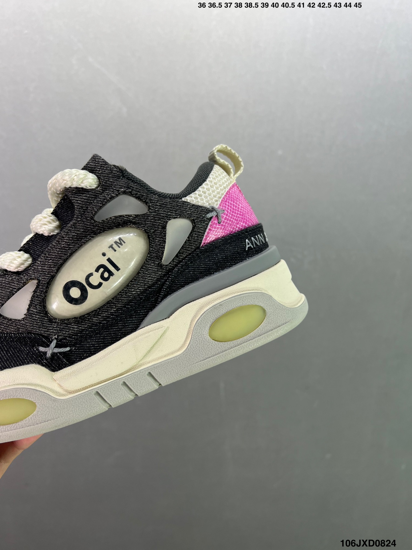 💰140
公司级✅Ocai Retro Sneaker 复古单品
男女鞋广东原产配件超大天地盖礼盒装#采用粒面头层皮组合牛剖革鞋面材质#内嵌缓震发泡注塑乳胶Eva物料鞋垫#底层双隔色耐磨橡胶大底❗宝藏国产面包鞋,国潮品牌Ocai Retro Sneaker 复古系列街头低帮厚底休闲运动面包板鞋 Ocai是Old Order团队在2022年新的一个企划项目。Ocai的创立以满足当下都市年轻男女的通勤基础款为基础,加以版型,面料,工艺以及满足当代时下艺术风格的一些元素来加以改革,深究每件产品的质感与细节,用满足现代审美的工艺及手法重新优化,诠释经典。通过融入更多新颖的工艺手法及风格来对服装进行进一步的更新与表达,融会贯通加以更现代的手法来重新审视与优化经典!
货号:OC220231
尺码:35 36 37 38 39 40 41 42 43 44 45 ID:106JXD0824