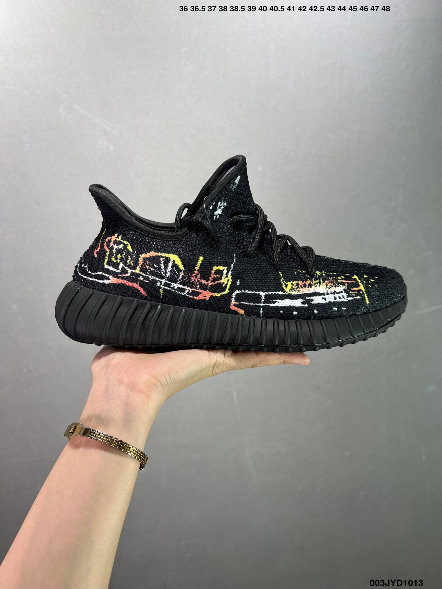 ZD\nAdidas 椰子EW yeezy EW V   Kanye West x adidas Yeezy Boost EW V 爆米花中底休闲运动慢跑鞋 \n货号：XR\n尺码： .   . JS .   .      \n编码:00JYD