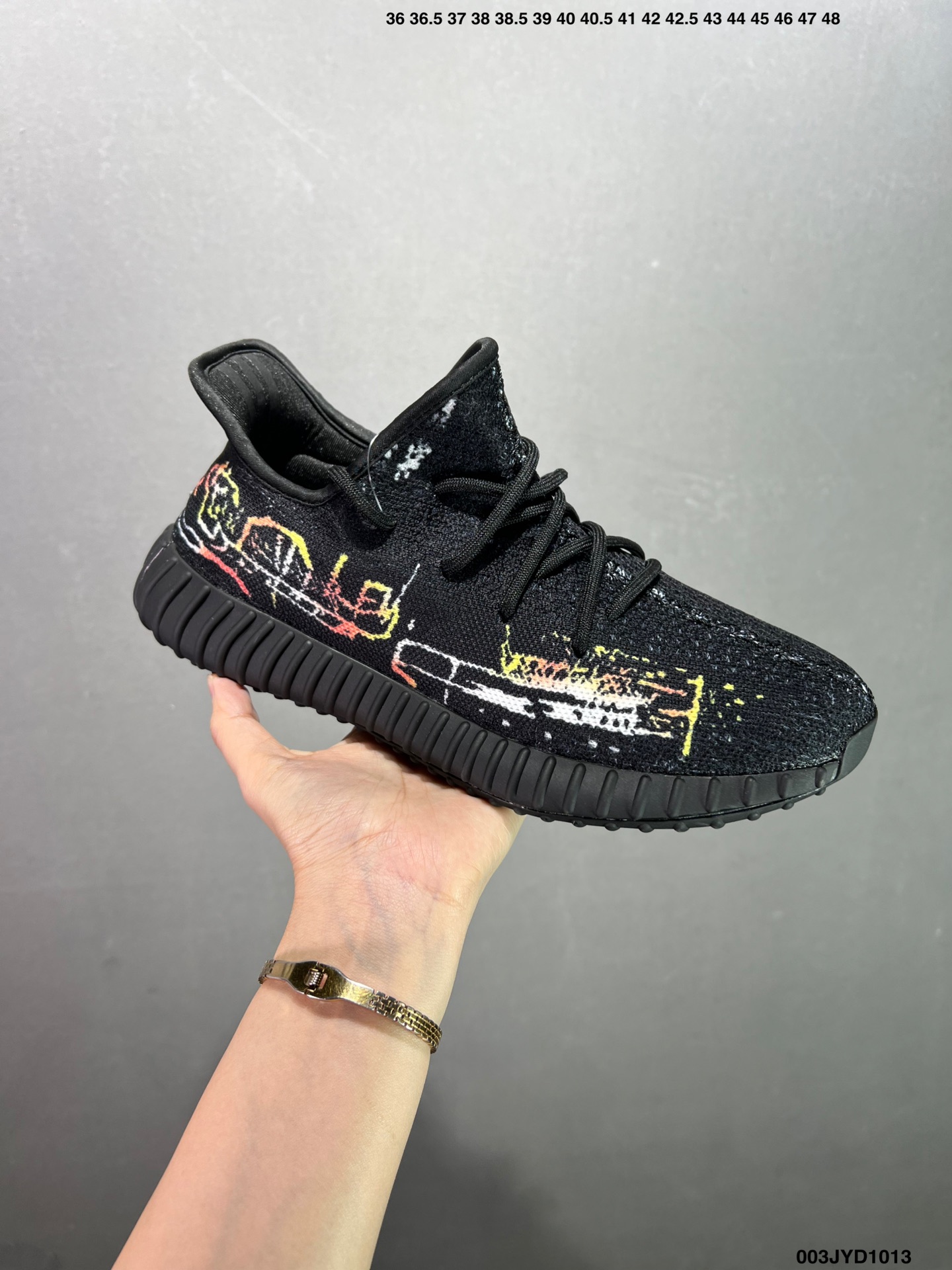 ZD\nAdidas 椰子EW yeezy EW V   Kanye West x adidas Yeezy Boost EW V 爆米花中底休闲运动慢跑鞋 \n货号：XR\n尺码： .   . JS .   .      \n编码:00JYD