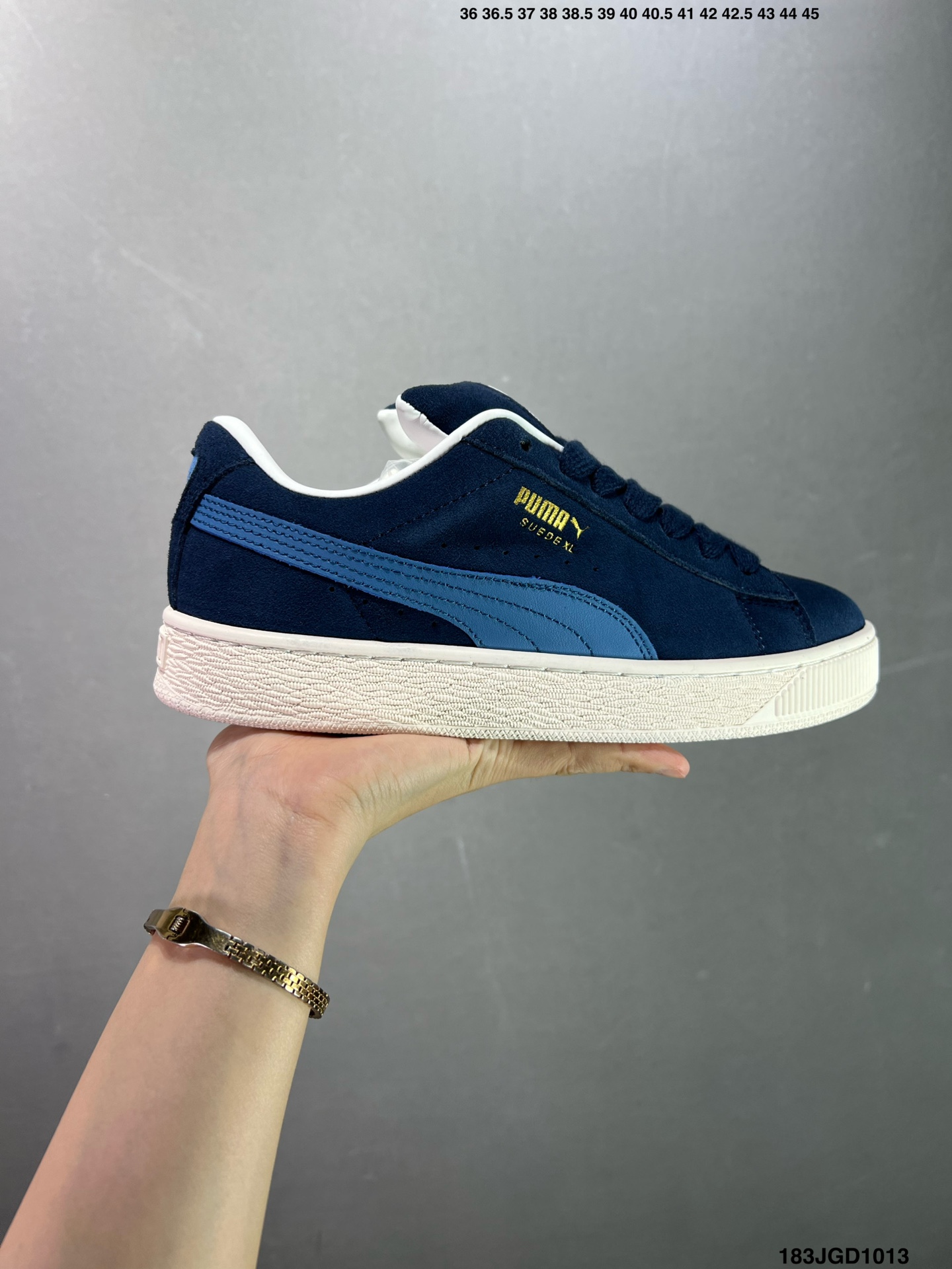 YQ\n公司级Puma Suede XL复古单品\n彪马 防滑耐磨低帮德训板鞋\n货号:WZ 0\n尺码:  .  .   .   .   \nID:JGD