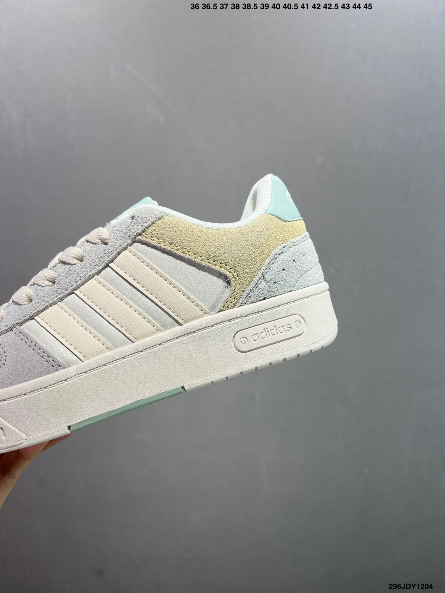 爆款补齐💰105
✅adidas neo D-PAD Classic 百搭单品
adidas NEO 是adidas 面向年轻人市场的一个品牌,通过其青春、自由和时尚的特点,与年轻人建立连接,并鼓励他们勇敢地追求自己的热情和个性。它不仅提供时尚的产品,还传递积极的生活态度,激励年轻人在他们的旅程中发现更多可能性
货号:JI2551
尺码:36 36.5 37 38 39 40 40.5 41 42 42.5 43 44 45